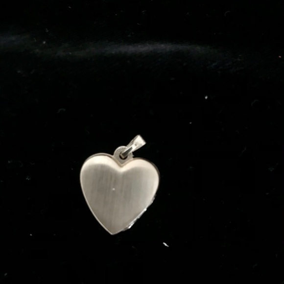 Small Locket - Picture 4 of 4